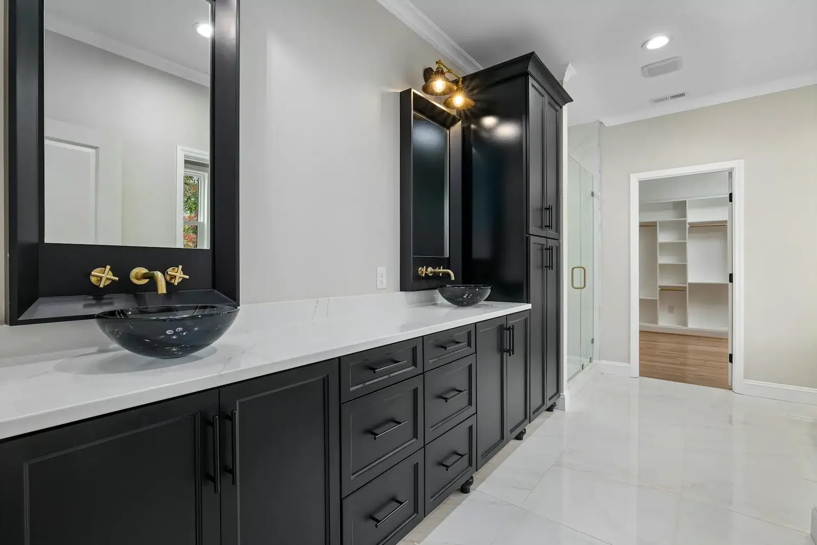 Black Vanity Suite in Rockville, MD