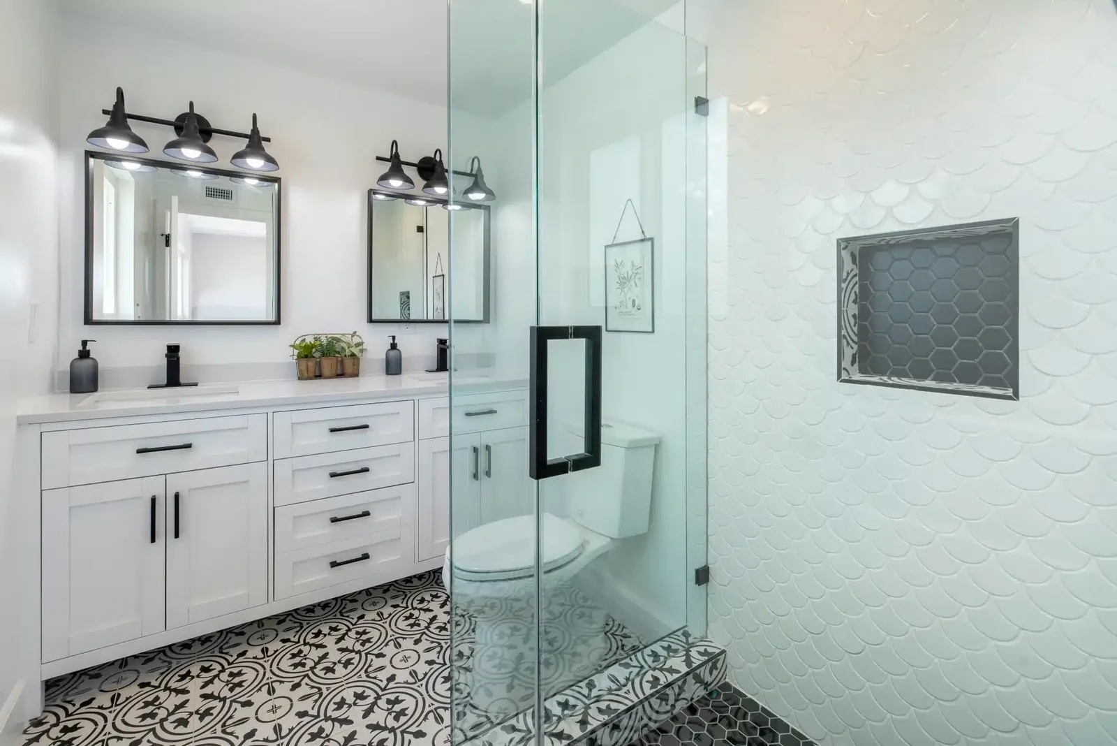 Layered Vanity Bath in Arlington, VA